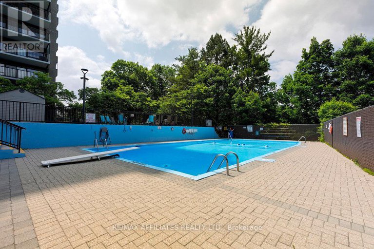 28466299/1705-1195-richmond-road/woodroffe/ottawa/ontario/K2B8E4_39