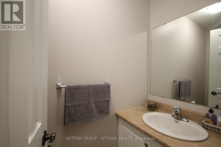 28983773/1267-shillington-avenue/carlington/ottawa/ontario/K1Z8A1_40