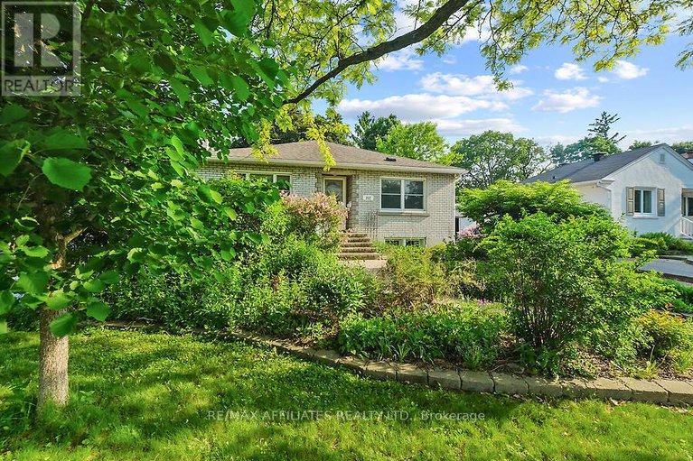 28329411/312-mountbatten-avenue/alta-vistafaircrest-heights/ottawa/ontario/K1H5W3_27