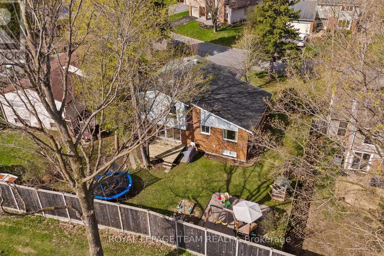 29124358/92-burnetts-grove-circle/pheasant-run/ottawa/ontario/K2J1N7_43