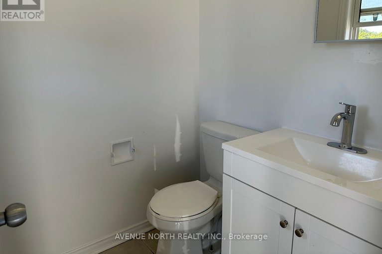 28858840/1790-dondale-st-street/pineview/ottawa/ontario/K1B5H8_19