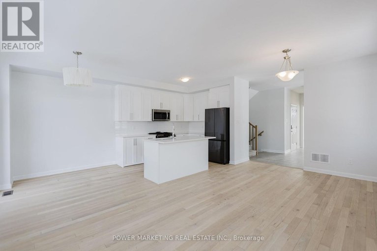 29612750/339-blossom-pass-terrace/avalon-east/ottawa/ontario/K4A5P2_12