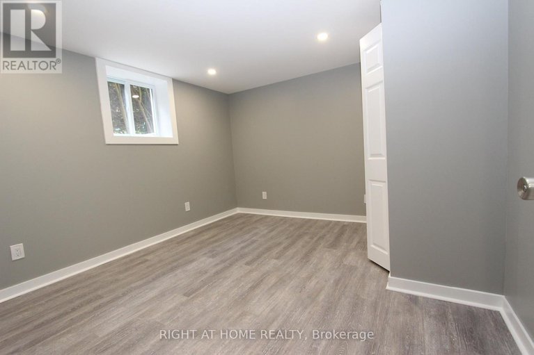28622547/2216-prospect-avenue/alta-vista/ottawa/ontario/K1H7G3_17