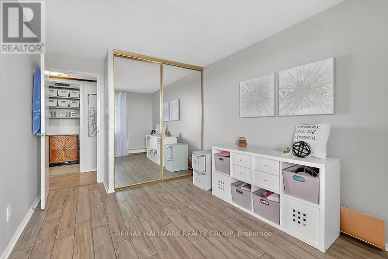 29377078/2505-1171-ambleside-drive/woodroffe/ottawa/ontario/K2B8E1_23