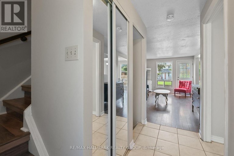 28817902/9-1483-bethamy-lane/beacon-hill-south/ottawa/ontario/K1J8P7_3