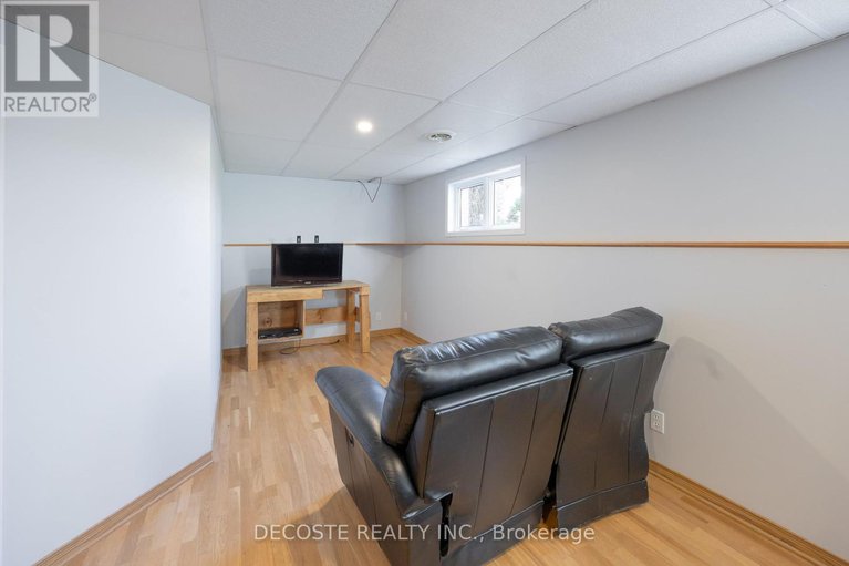 28955272/515-tobin-street/alexandria/north-glengarry/ontario/K0C1A0_22