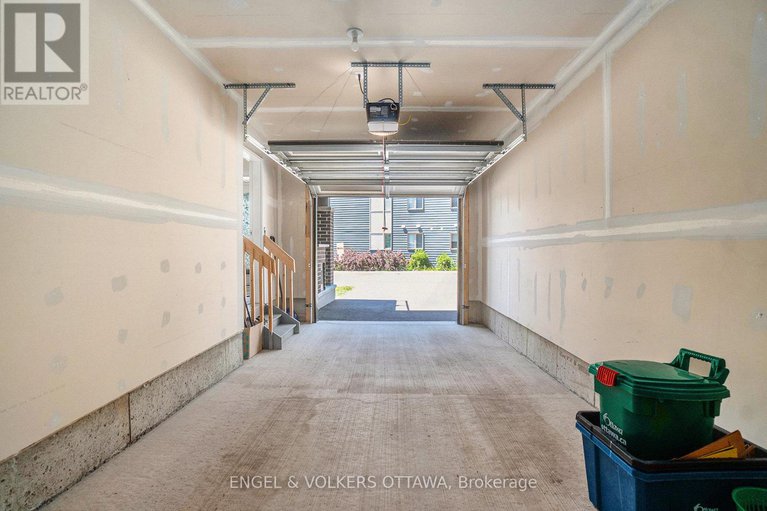 28941275/827-kiniw-private/cfb-rockcliffe-and-area/ottawa/ontario/K1K5A3_21