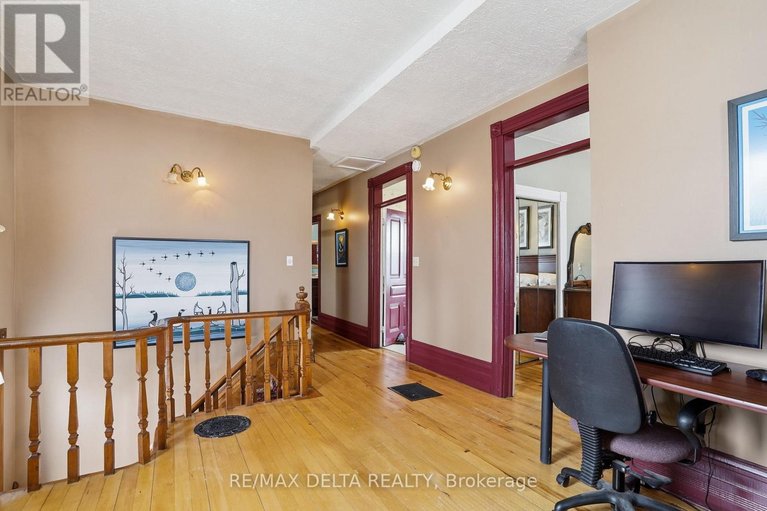 29479728/132-high-street/vankleek-hill/champlain/ontario/K0B1R0_24