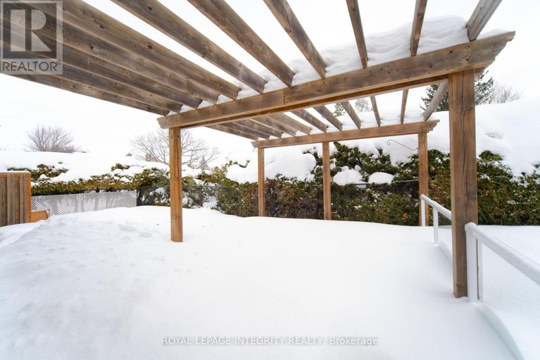 29357510/652-la-verendrye-drive/beacon-hill-north/ottawa/ontario/K1J7X4_28