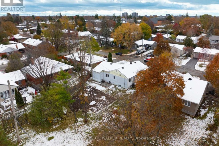 29110851/2243-hillary-avenue/alta-vista/ottawa/ontario/K1H7H7_31