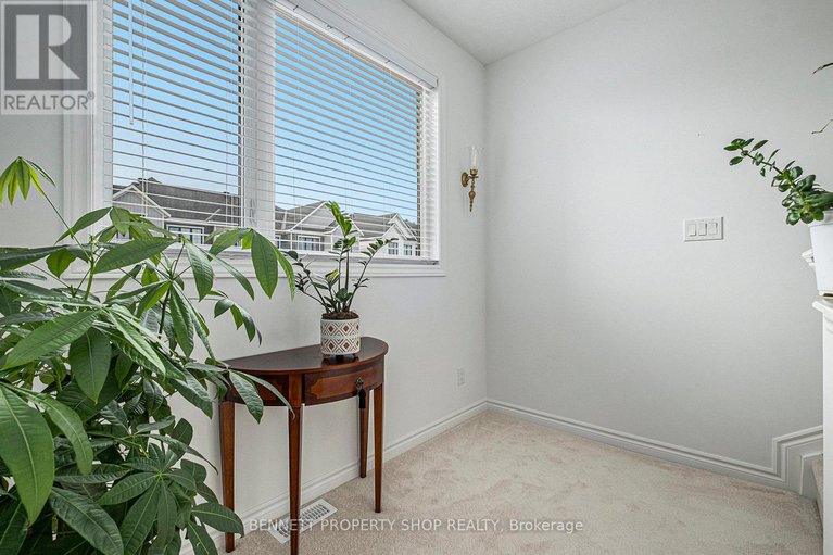 28757719/533-rye-grass-way/half-moon-bay/ottawa/ontario/K2J7A1_16