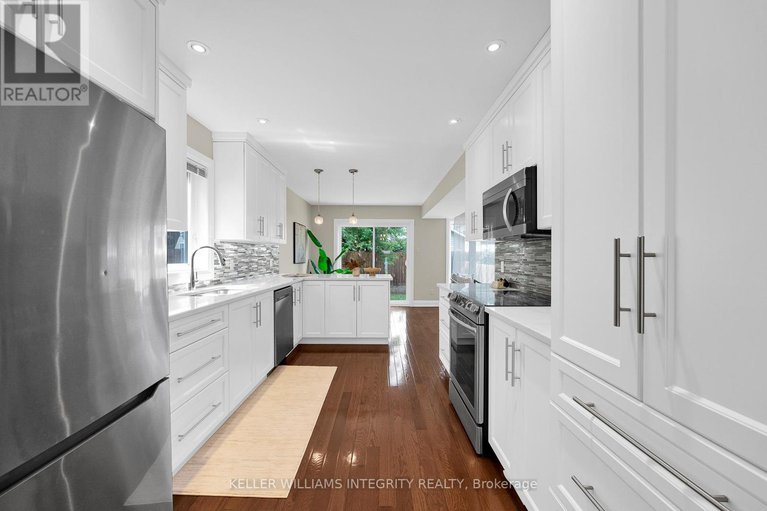 28496867/a-251-glynn-avenue/overbrookcastle-heights/ottawa/ontario/K1K1S2_19