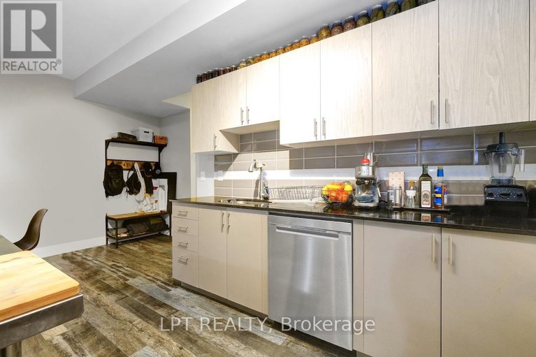 28586260/319-glynn-avenue/overbrookcastle-heights/ottawa/ontario/K1K1R9_38