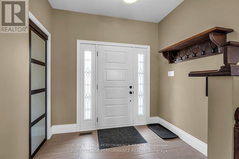 28450565/6685-yacht-boulevard/south-glengarry-charlottenburgh-twp/south-glengarry/ontario/K6H7N6_4