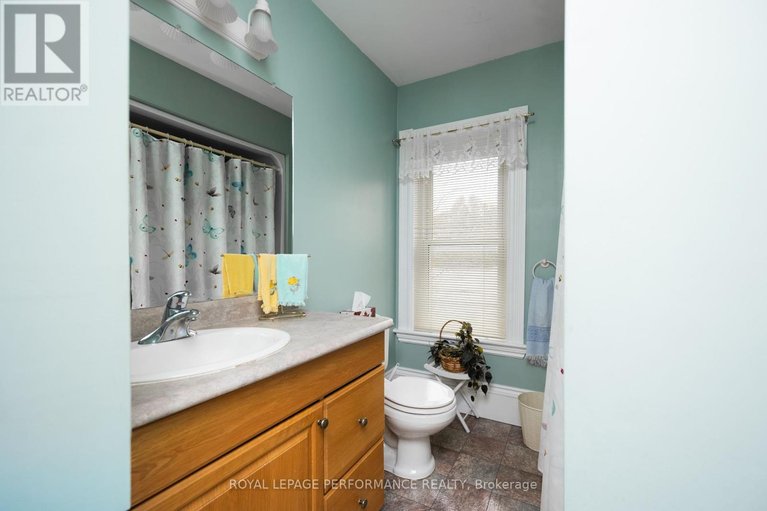 29632412/11-peter-street/maxville/north-glengarry/ontario/K0C1T0_21