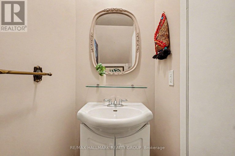 29278557/1044-adley-road/carson-grove/ottawa/ontario/K1J8B9_26