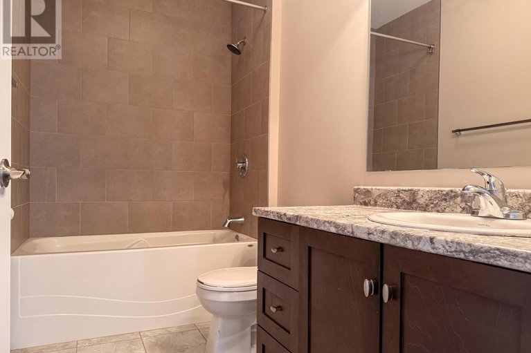 29598093/305-300-solstice-crescent/embrun/russell/ontario/K0A1W0_24