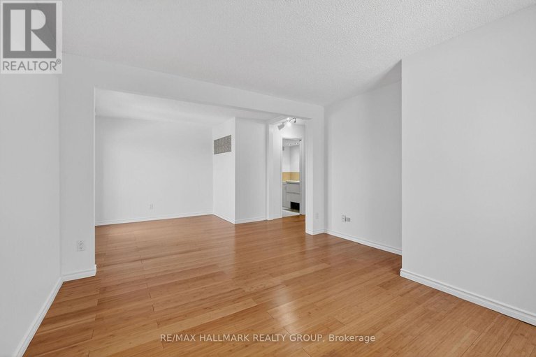 29326115/1408-158c-mcarthur-avenue/vanier/ottawa/ontario/K1L8E7_34