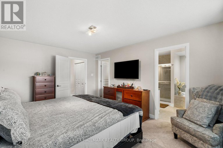 29150992/311-travis-street/mer-bleuebradley-estatesanderson-park/ottawa/ontario/K1W0E5_14