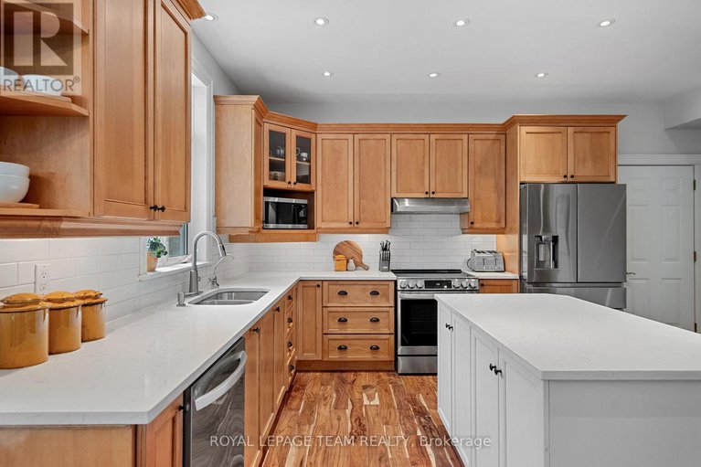 28316771/2377-pine-avenue/manotick-east-to-manotick-station/ottawa/ontario/K4M1B4_15