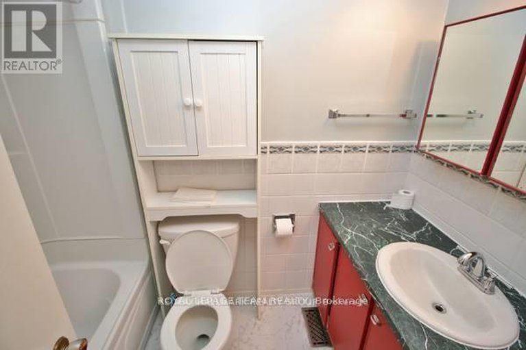 28359553/73-1957-stonehenge-crescent-e/pineview/ottawa/ontario/K1B4N7_16