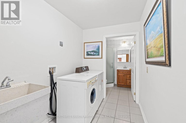 28315563/16-denewood-crescent/pineglencountry-place/ottawa/ontario/K2E7G5_24