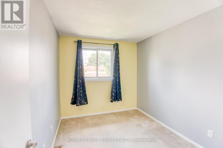28595123/1094-grenoble-crescent/orleans-wood/ottawa/ontario/K1C2C6_17