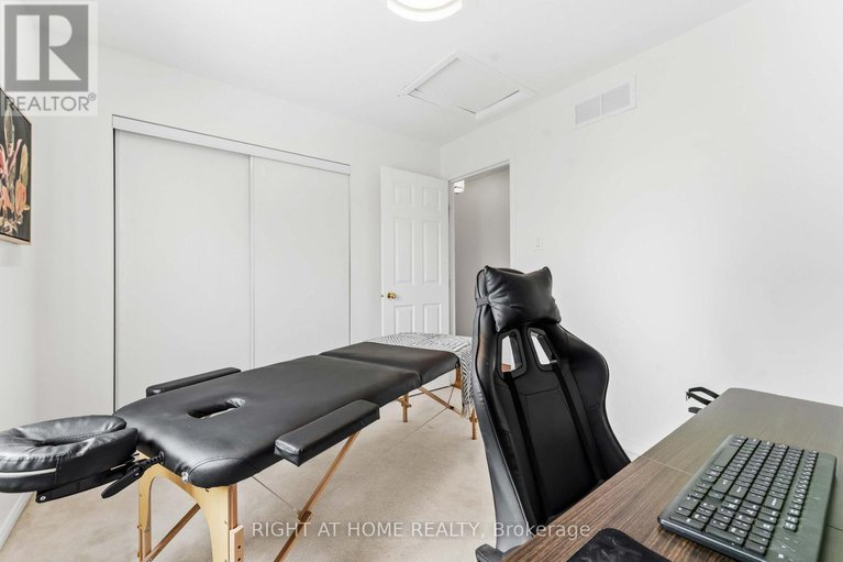 29403444/4-castle-glen-crescent/glencairnhazeldean/ottawa/ontario/K2L4H1_23