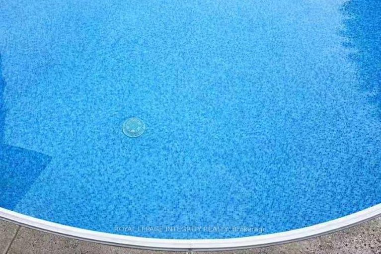 29357510/652-la-verendrye-drive/beacon-hill-north/ottawa/ontario/K1J7X4_31