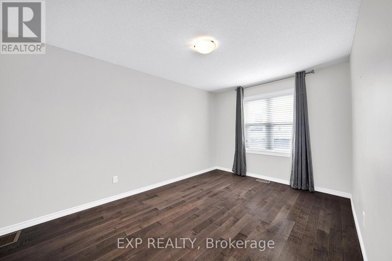 29679088/143-arcola-private/overbrookcastle-heights/ottawa/ontario/K1K4W9_26