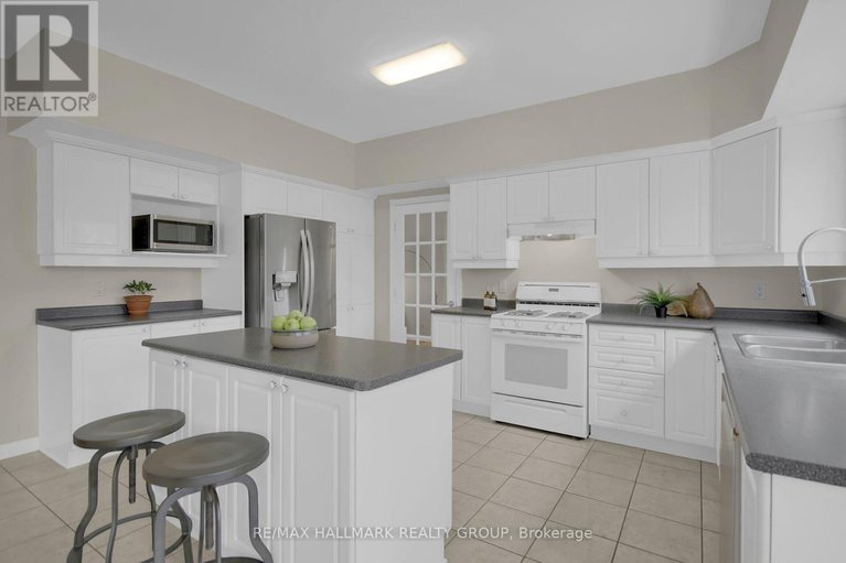 28324389/138-shaughnessy-crescent/kanata-lakesheritage-hills/ottawa/ontario/K2K2N3_16