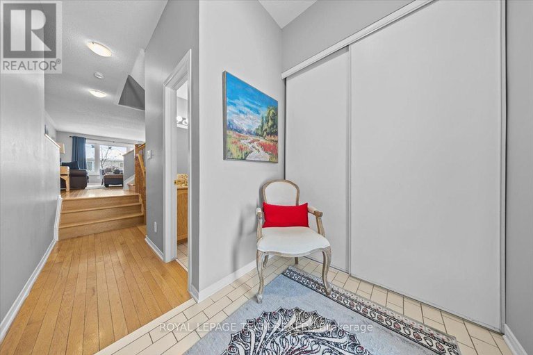 29407128/8-crownridge-drive/emerald-meadowstrailwest/ottawa/ontario/K2M2M8_5