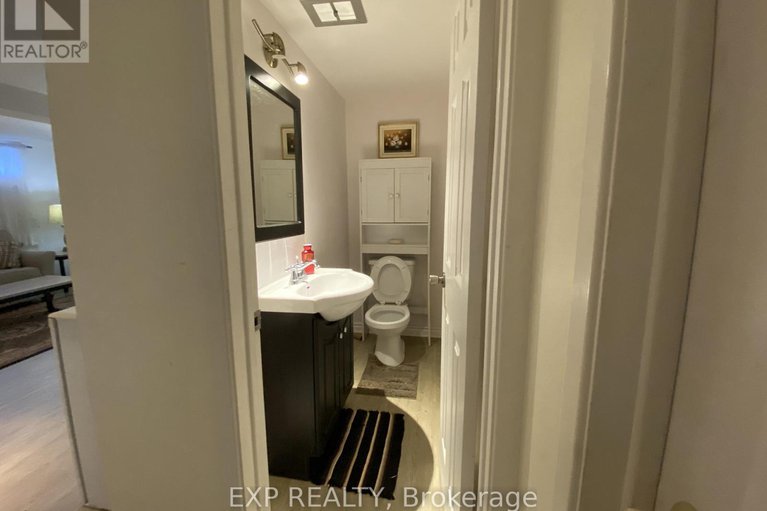 29135222/415-kintyre-private/carleton-square/ottawa/ontario/K2C3M9_13