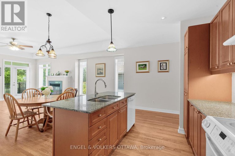 28655114/120-manorhill-private/urbandale-acres/ottawa/ontario/K1H2J4_12