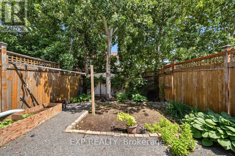 28513335/264-bradwell-way/blossom-parkkemp-parkfindlay-creek/ottawa/ontario/K1T4J2_40
