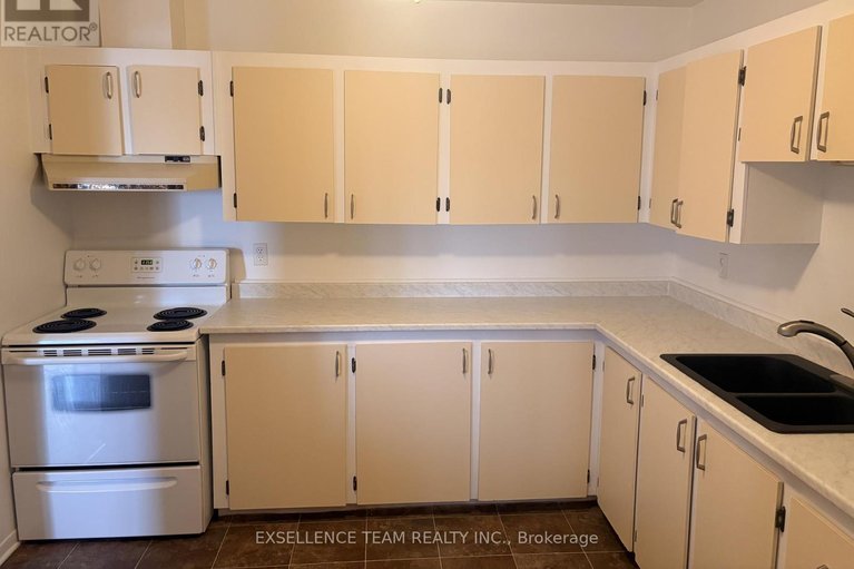 29464236/220-kenyon-street/alexandria/north-glengarry/ontario/K0C1A0_7