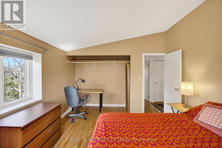 29617139/424-lochaber-avenue/westboro-west/ottawa/ontario/K2A0A6_39