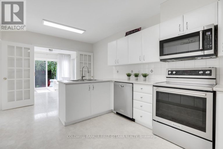 28678446/10-ladybirds-crescent/stittsville-north/ottawa/ontario/K2S1Z6_19
