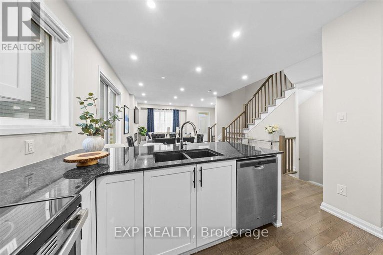 29026864/6347-perth-street/btwn-franktown-rd-fallowfield-rd/ottawa/ontario/K0A2Z0_14