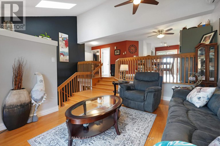 29034285/21-ste-therese-boulevard/embrun/russell/ontario/K0A1W0_13