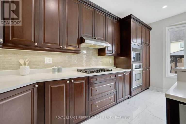 28379305/2782-grand-vista-circle/half-moon-bay/ottawa/ontario/K2J0W5_16