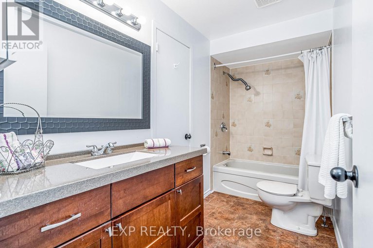 29067657/104-1820-marsala-crescent/fallingbrookpineridge/ottawa/ontario/K4A2E7_18