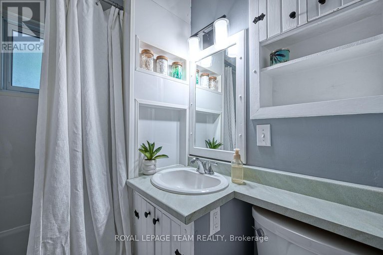 28754447/23-norice-street/meadowlandscrestview/ottawa/ontario/K2G2X3_15