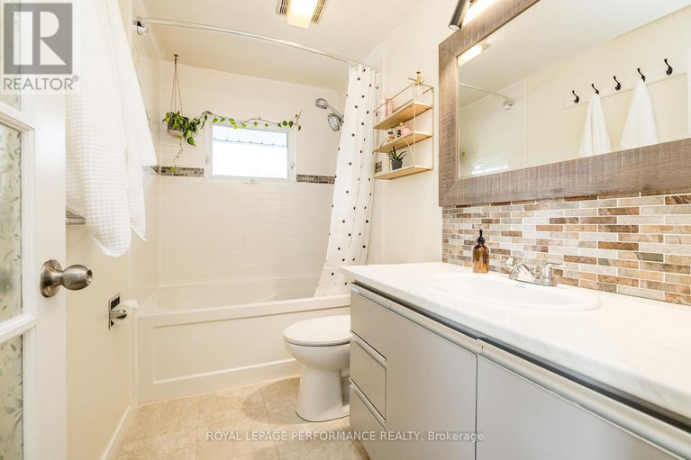 28688140/3038-southmore-drive-e/riverside-park-south/ottawa/ontario/K1V6Z4_33
