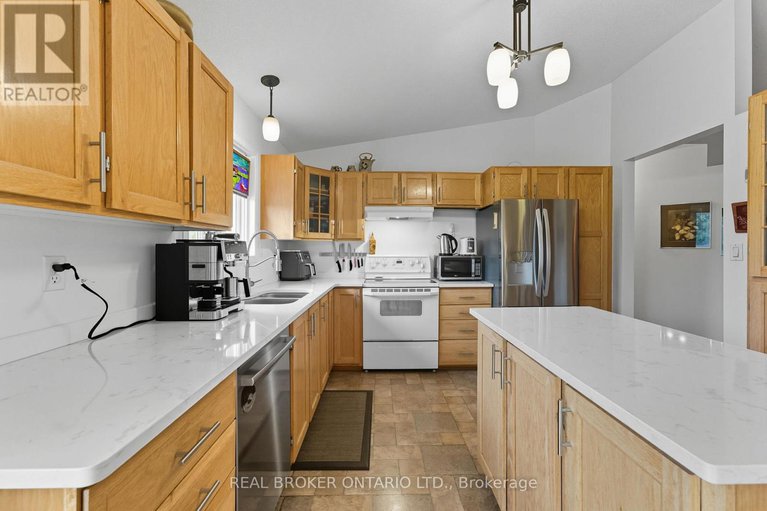 29420694/18-smith-road/north-grenville-twp-kemptville-south/north-grenville/ontario/K0G1T0_17