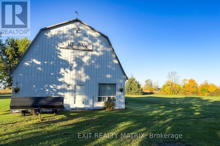 28926476/12187-county-road-3-road-w/winchester/north-dundas/ontario/K0C2K0_28
