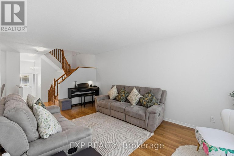 29423088/92-stonebriar-drive/centrepointe/ottawa/ontario/K2G5Y1_16