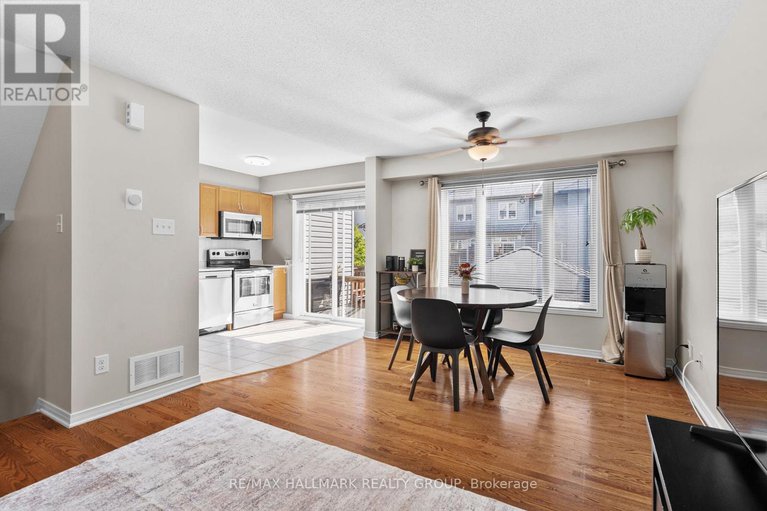 28834905/379-rolling-meadow-crescent/mer-bleuebradley-estatesanderson-park/ottawa/ontario/K1W0A9_10