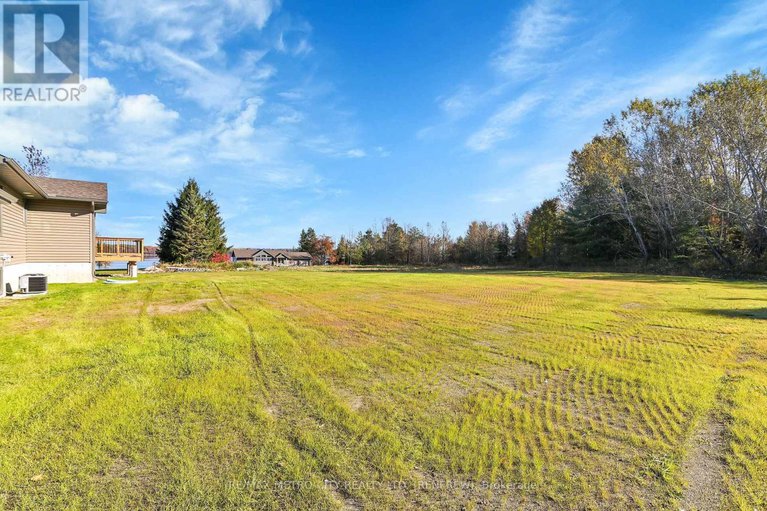 28406603/16-red-door-lane/horton-twp/horton/ontario/K7V3Z8_37