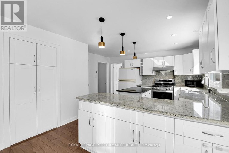 29424885/2722-wyldewood-street/emerald-woodssawmill-creek/ottawa/ontario/K1T2R9_12